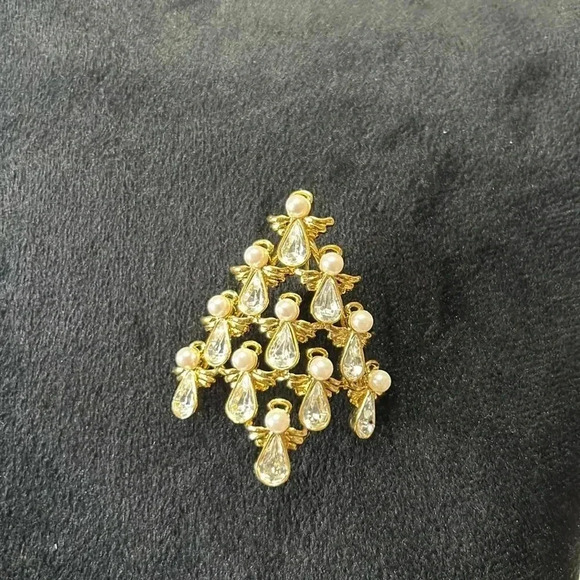 Angel tree brooch - Picture 1 of 3
